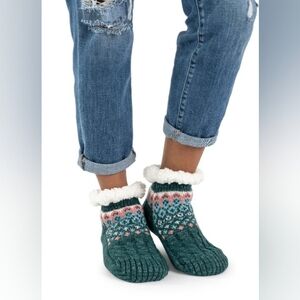 Muk Luks Forest Green Knit Slippers Sherpa Fluffy Lining  NEW !